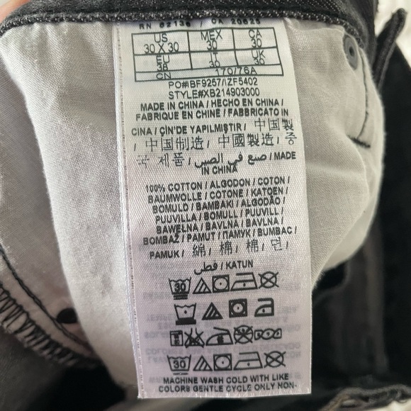 Loved, in Great Condition Authentic Vintage Women’s Guess? Jeans Size 30x30 - Picture 10 of 13